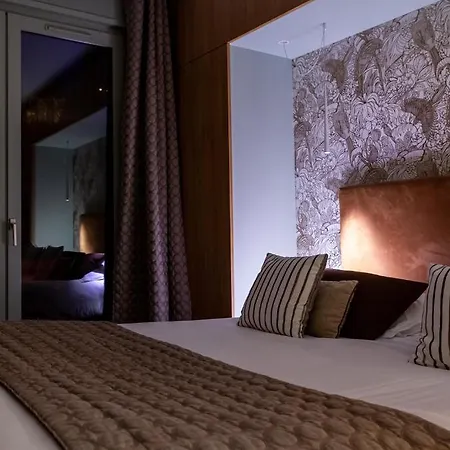 Logis De La Tour Hotel 3*