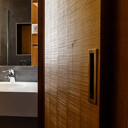 Logis De La Tour 3* Dunières